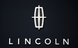 The Lincoln automaker brand logo