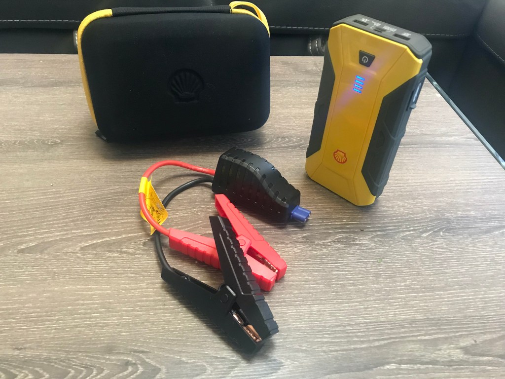 a picture of the Shell SH912 Jump Starter Kit