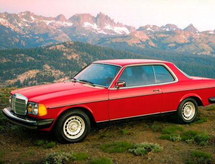 A Diesel W123 Mercedes Is a Slow but Unkillable Classic Tank