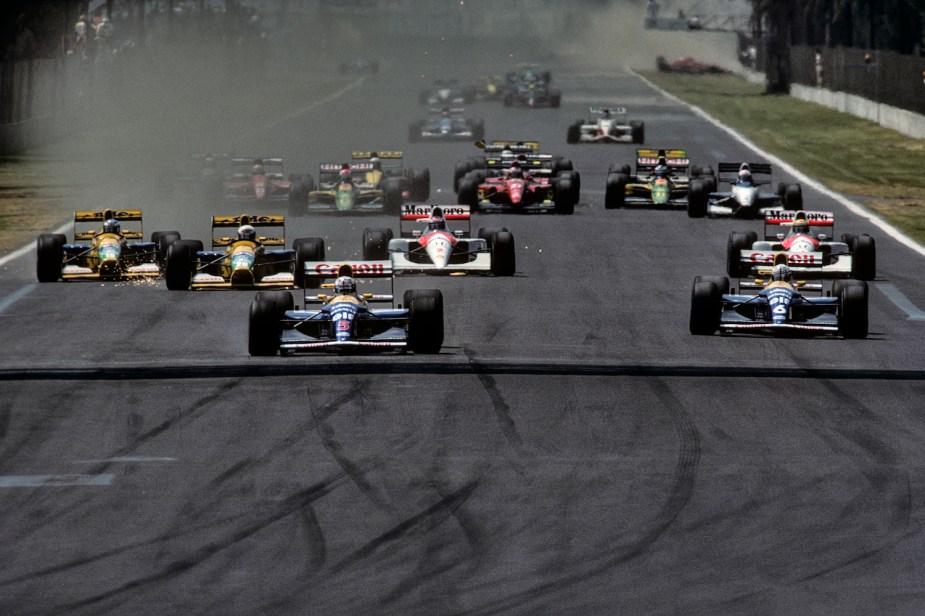Nigel Mansell leads the Mexican Grand Prix in his Williams-Renault FW14B