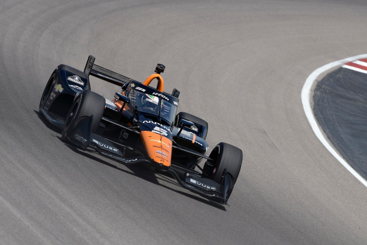 Pato O'Ward racing Indycar in Illinois