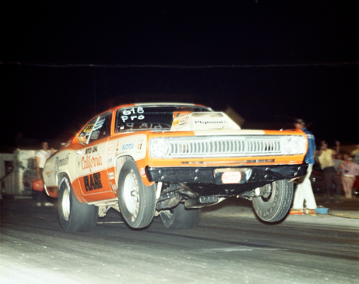 Plymouth Duster 340 drag racing