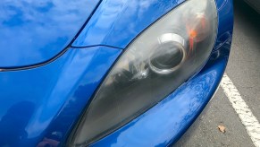 A picture of a headlight on a 2008 Honda S2000