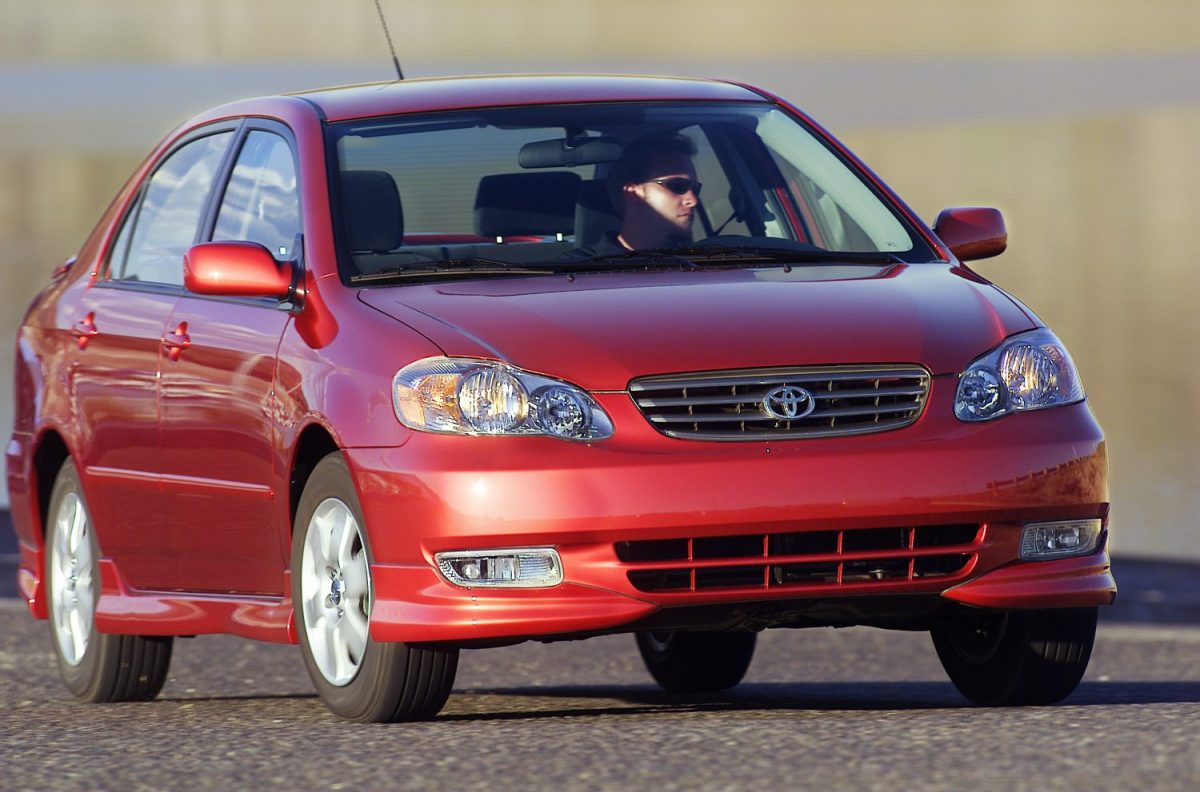 2005-2006 Toyota Corolla driving