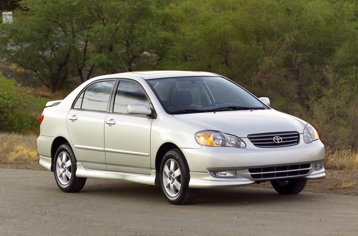 2005-2006 Toyota Corolla parked outside