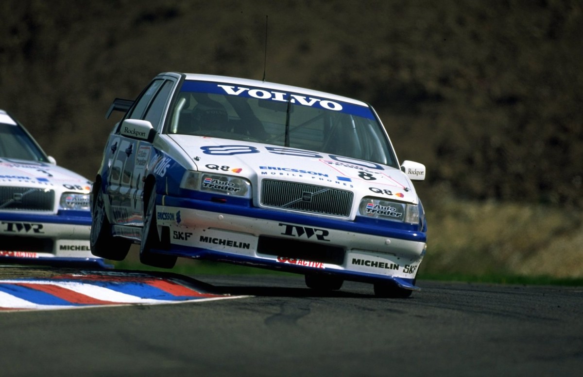 Volvo 850R racing at Thruxton circuit