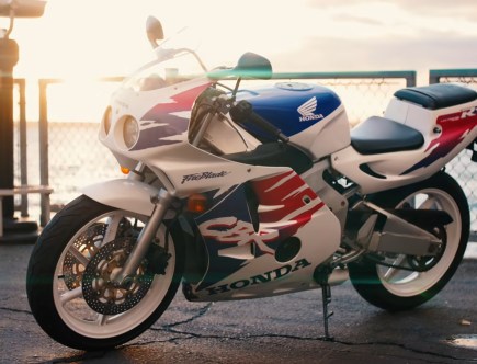 Honda CBR250RR MC22: ’90s Sportbike Out-Revs an F1 Car