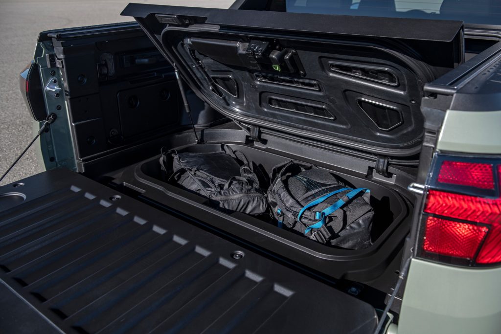 2022 Hyundai Santa Cruz in bed trunk