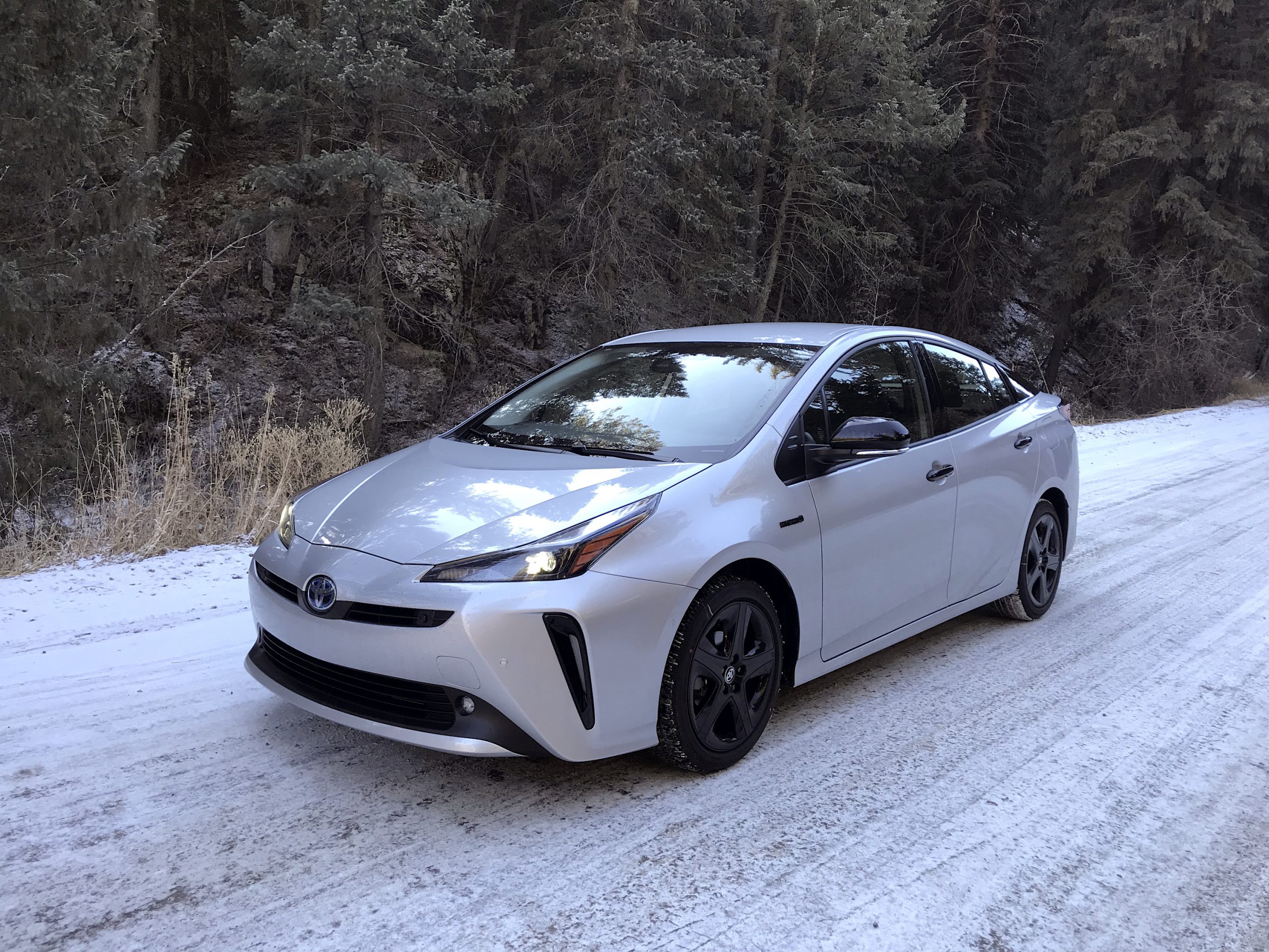 2022-toyota-prius-review-pricing-and-specs