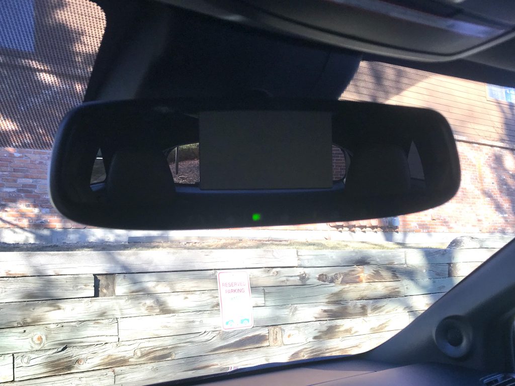 The large 11.6-inch screen blocks the rearview mirror visibility in the 2022 Toyota Sienna. 