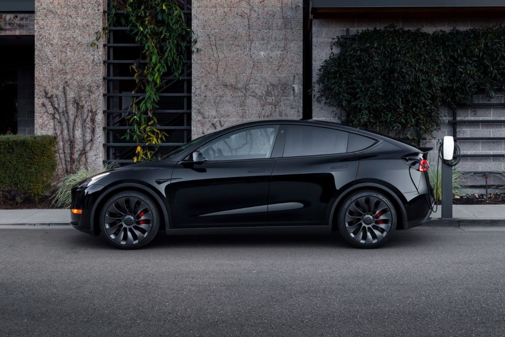 Solid Black 2022 Tesla Model Y electric crossover, there are a few reasons not to buy one.