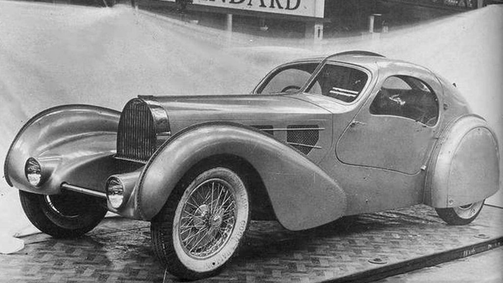 Black and white image of a vintage Bugatti. This seems to be quite similar to the Bugatti barn found reportedly in CT.