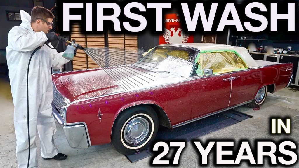 1963 Lincoln Continental gets washed after 30 years  