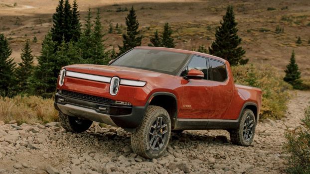 The Rivian R1T Has 1 Huge Advantage Over Other EV Trucks: You’re Missing Out, F-150 Lightning, Silverado EV, Hummer EV, and Cybertruck Buyers