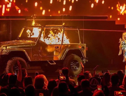 Carrie Underwood Lit an Innocent Jeep Wrangler on Fire