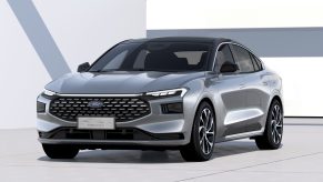 A silver 2022 Ford Mondeo