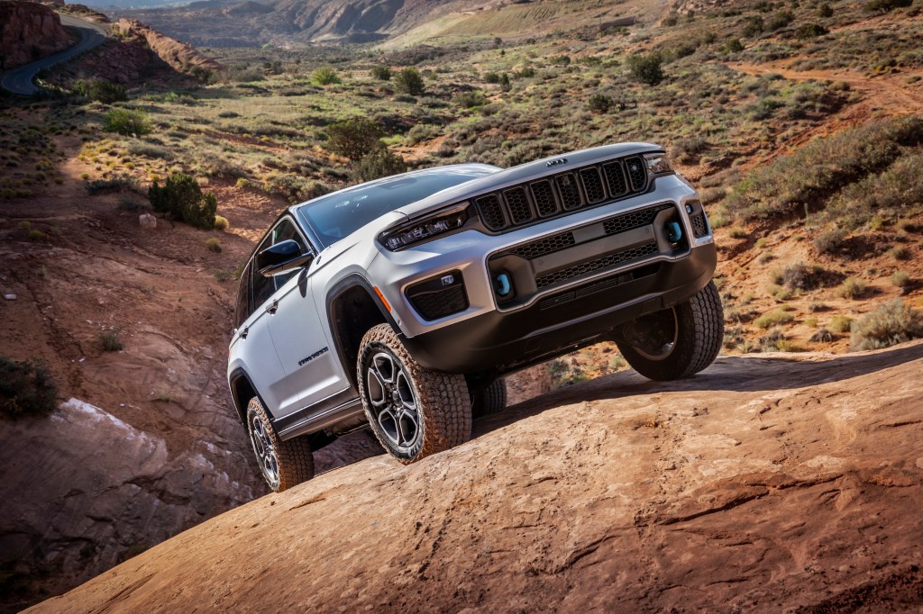 This plug-in hybrid Jeep SUV makes more power than the HEMI V8