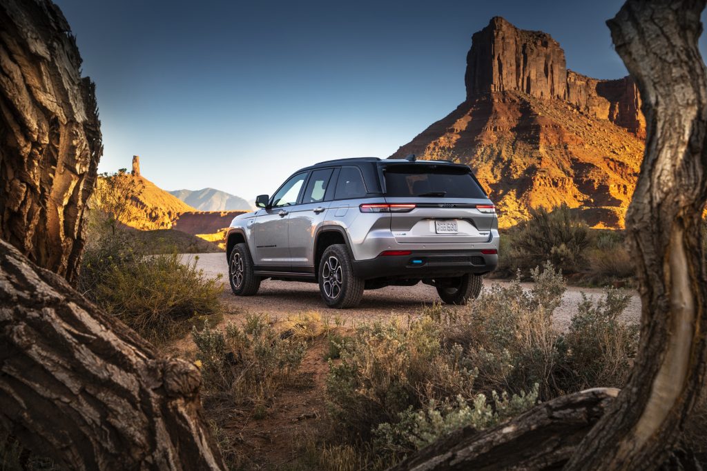 The 2022 Jeep Grand Cherokee Trailhawk 4xe parked outdoors | Stellantis