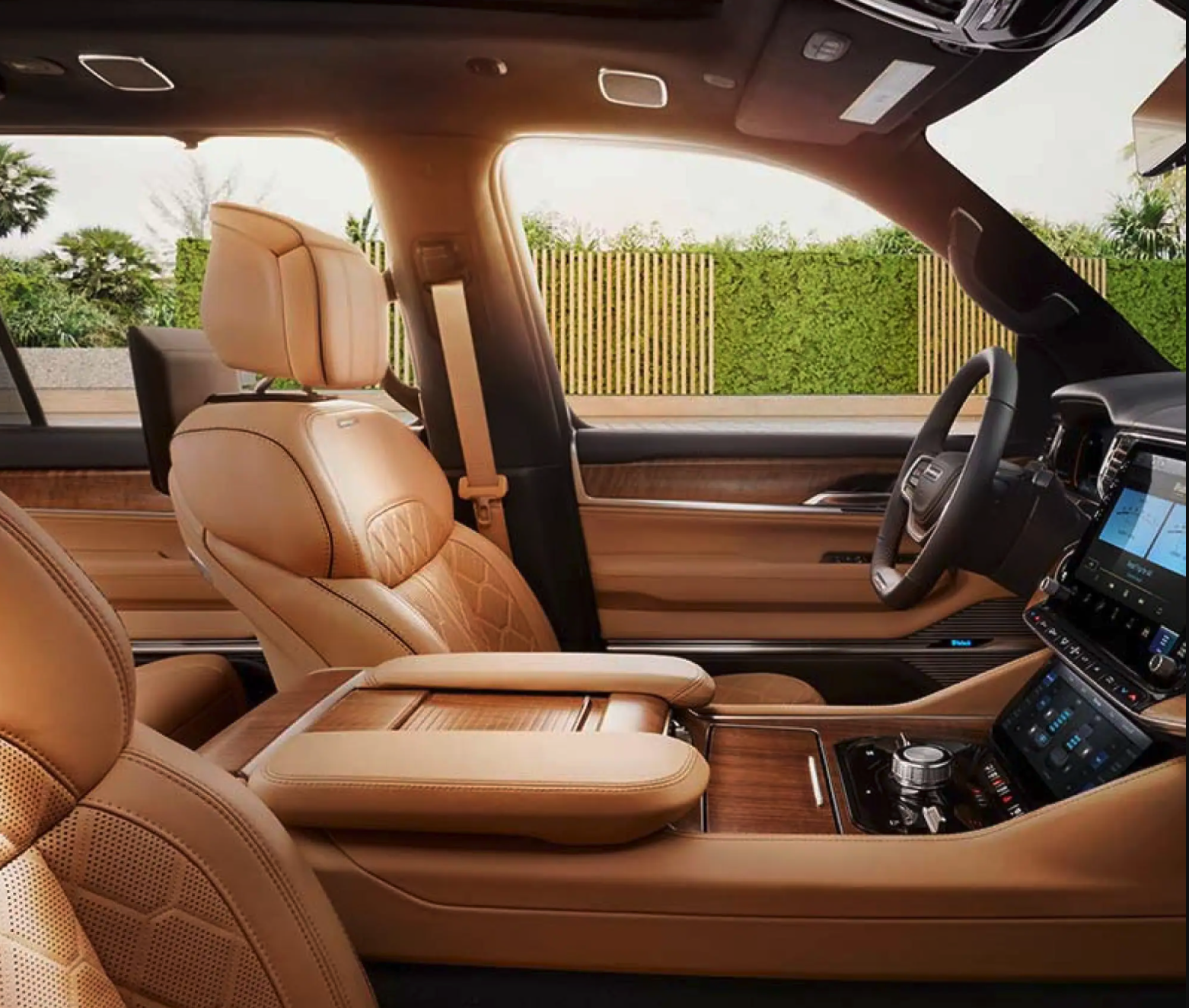 2022 Jeep Grand Wagoneer interior
