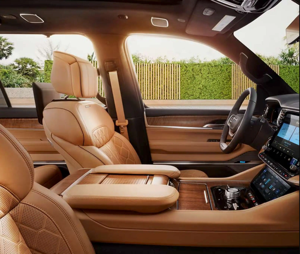 2022 Jeep Grand Wagoneer interior