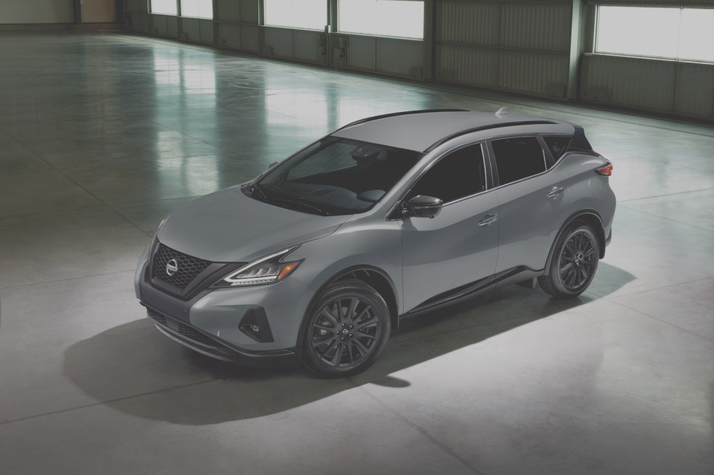 2022 Nissan murano, performance, technology, price and more are compared to the 2022 Pathfinder.