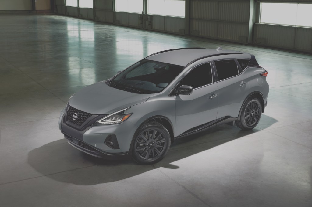 2022 Nissan murano, performance, technology, price and more are compared to the 2022 Pathfinder.