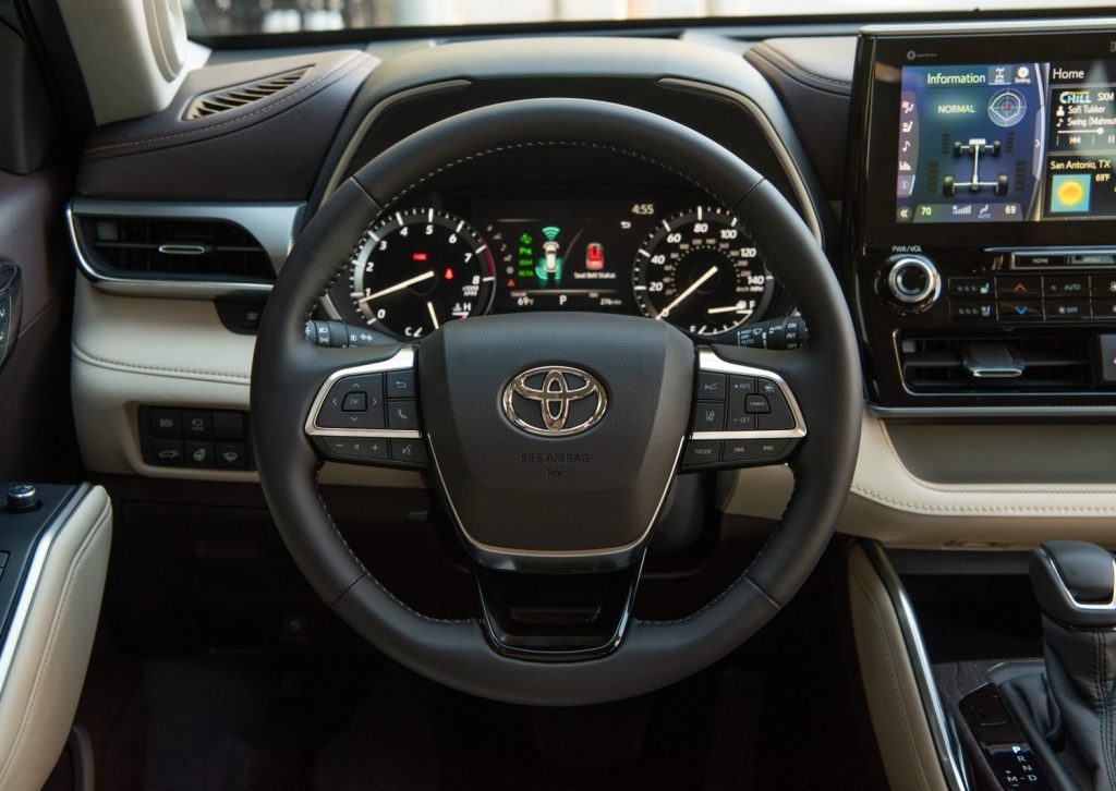2022 Toyota Highlander Platinum steering wheel