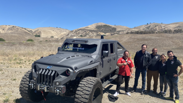 Watch Bob Saget Chase Jay Leno in an Apocalypse-Ready 6×6 Jeep Gladiator