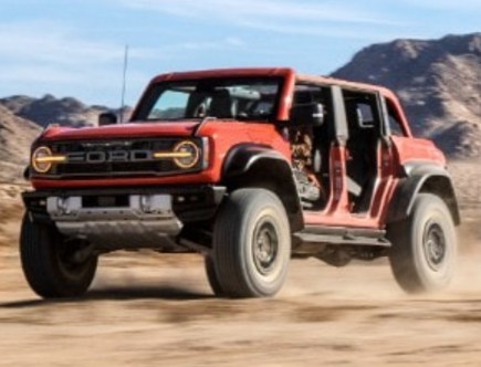 The Ford Bronco Raptor Can’t Catch the Jeep Wrangler Rubicon 392