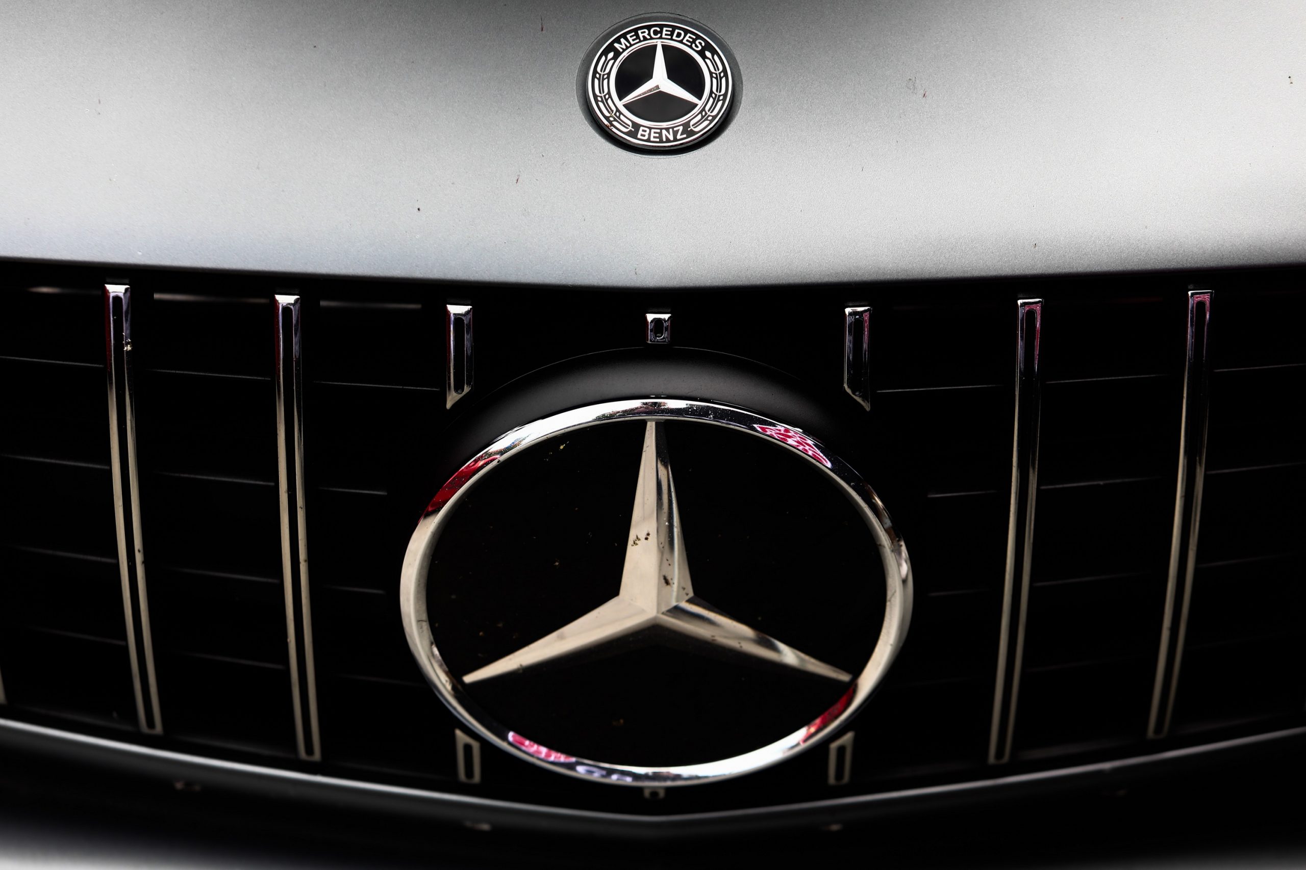The Mercedes-Benz logo on a GLE 450