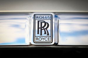 Silver Rolls-Royce logo 