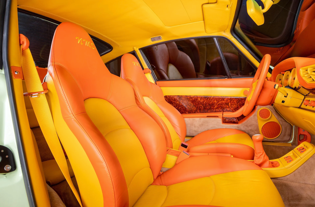 Kuwaiti Prime Minister 1998 Porsche 911 Turbo S interior
