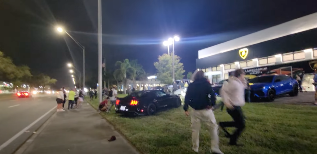 Ford Mustang rams crowd in Florida