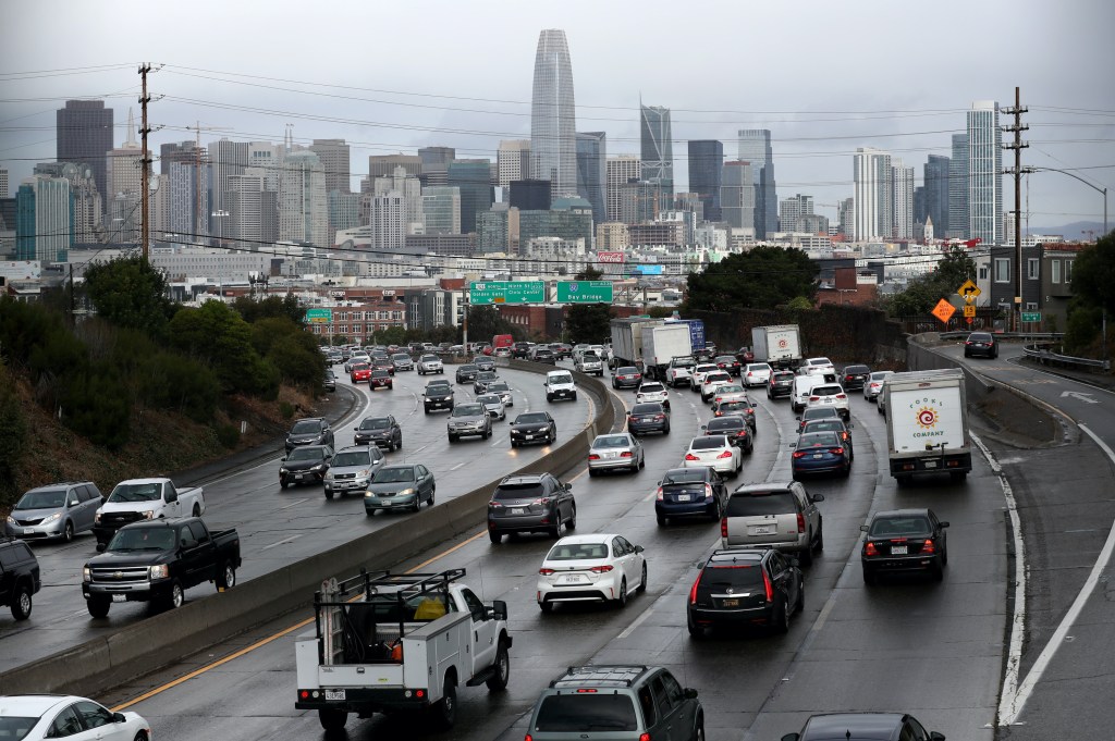  Traffic moves along U.S. Highway 101 toward downtown San Francisco. 