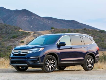 Consumer Reports Picks the 2022 Honda Pilot Over the Kia Telluride as the Best Midsize 3-Row SUV for Tall People