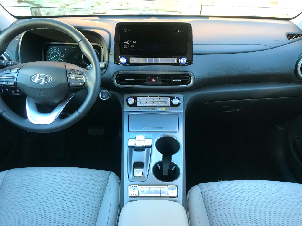 2022 Hyundai Kona Electric interior, one of the reasons not to buy the subcompact SUV