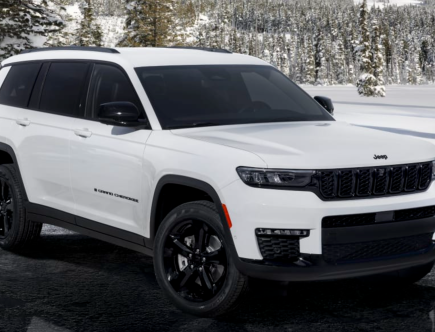 The 2022 Jeep Grand Cherokee L Black Package Is Dark and Dreamy