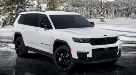 The 2022 Jeep Grand Cherokee L Black Package Is Dark and Dreamy