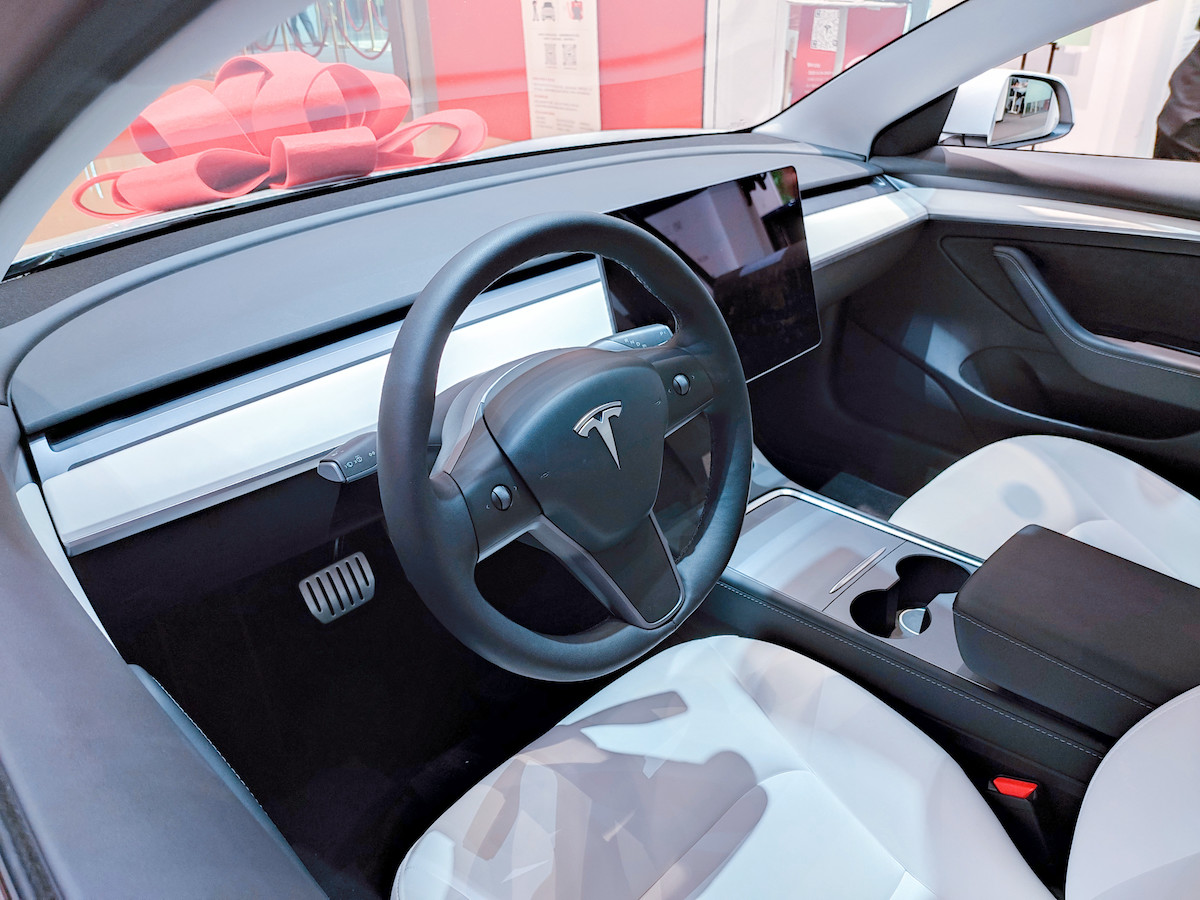 2022 Tesla Model 3 EV interior (no manual transmission)