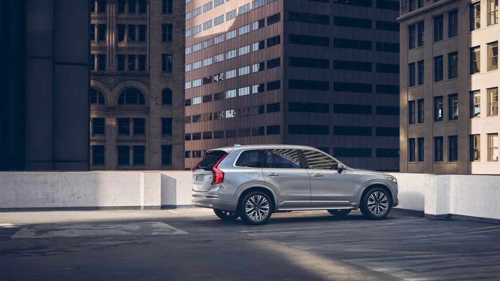 A 2022 Volvo XC90 midsize luxury SUV, which trim level should you buy?