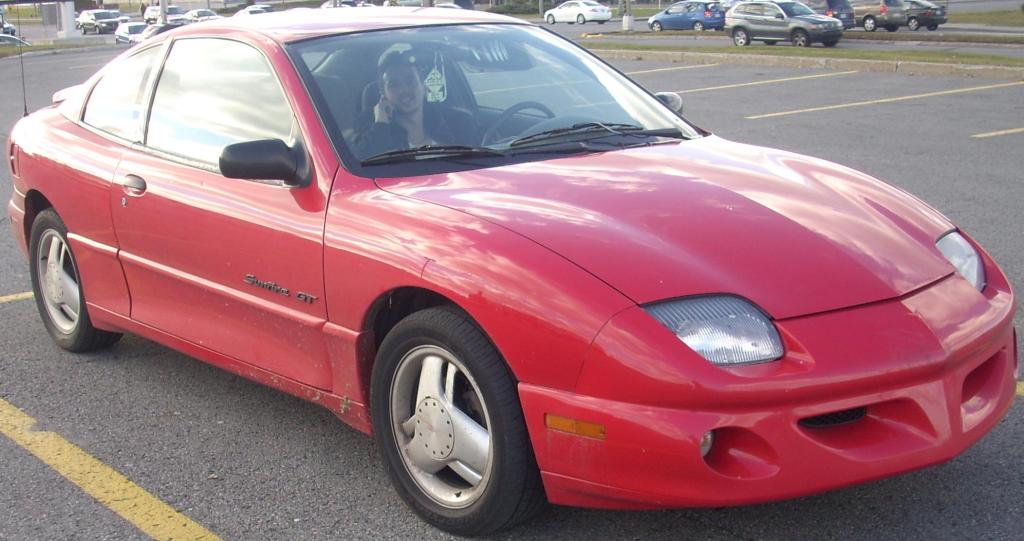 2002 Pontiac Sunfire GT in red