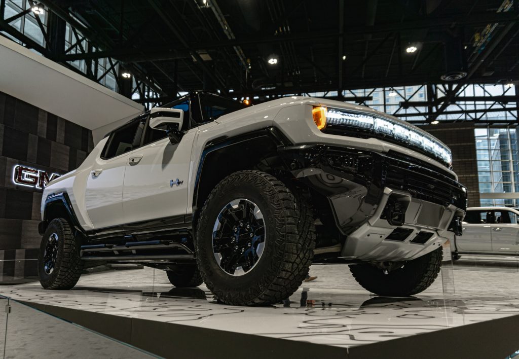 2022 GMC Hummer EV at the Chicago Auto Show, how much does the battery weigh?