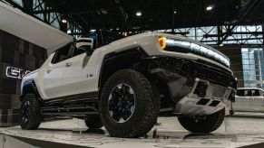 2022 GMC Hummer EV at the Chicago Auto Show, how much does the battery weigh?