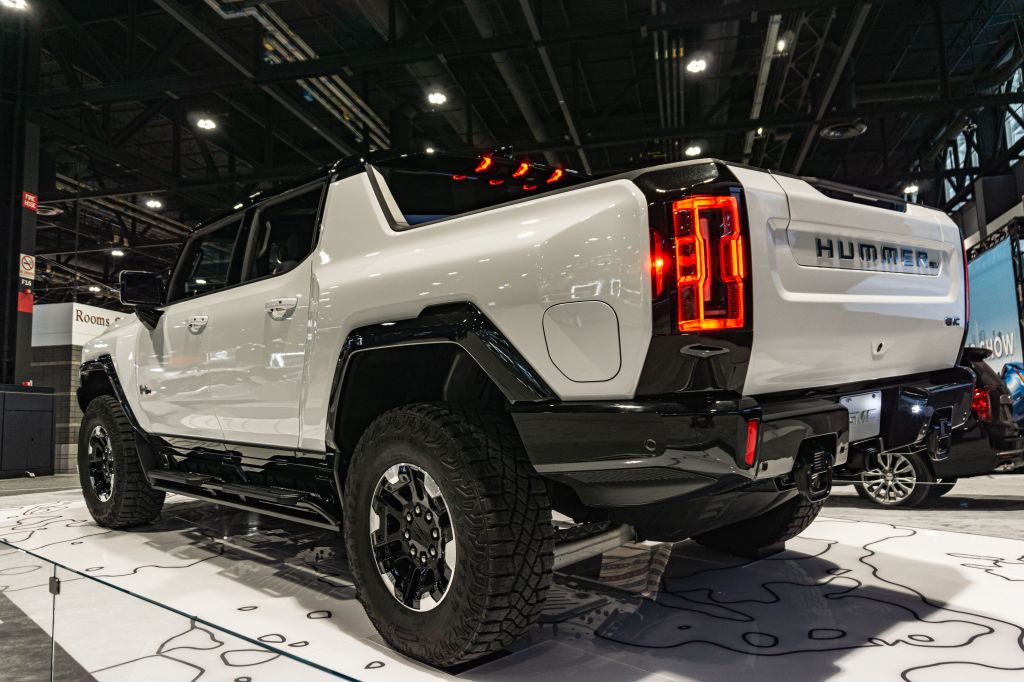 How much does the battery of a 2022 GMC Hummer EV  pickup truck weigh?