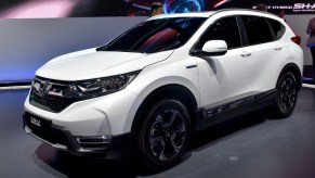 A white Honda CR-V is on display | Abdulselam Durdak/Anadolu Agency via Getty Images