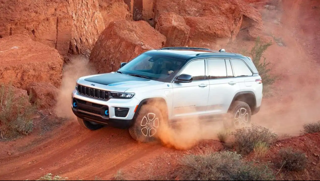 2022 Jeep Grand Cherokee 4xe in the dirt 