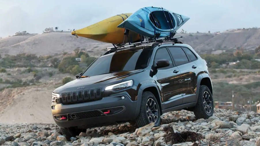 The 2022 Jeep Cherokee on rocks