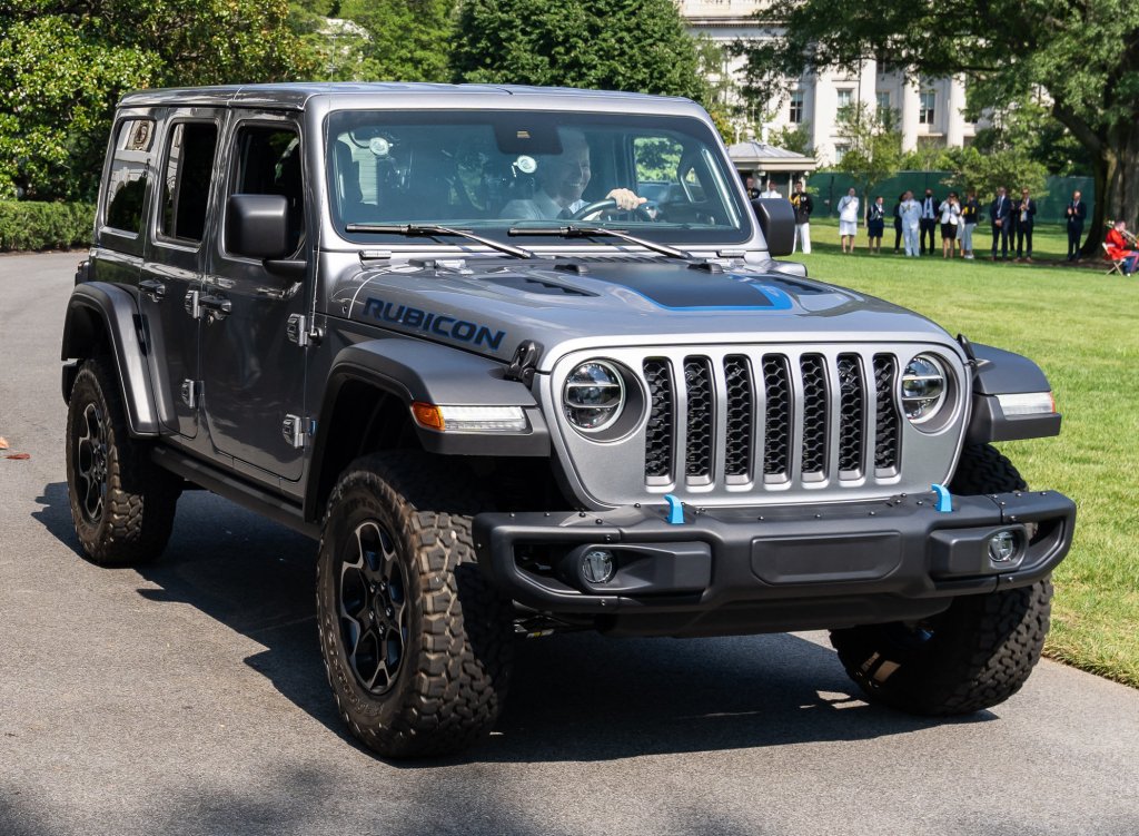 Watch This Lost Super Bowl Ad For the 2022 Jeep Wrangler 4xe For the  Bizarre Closed Captioning