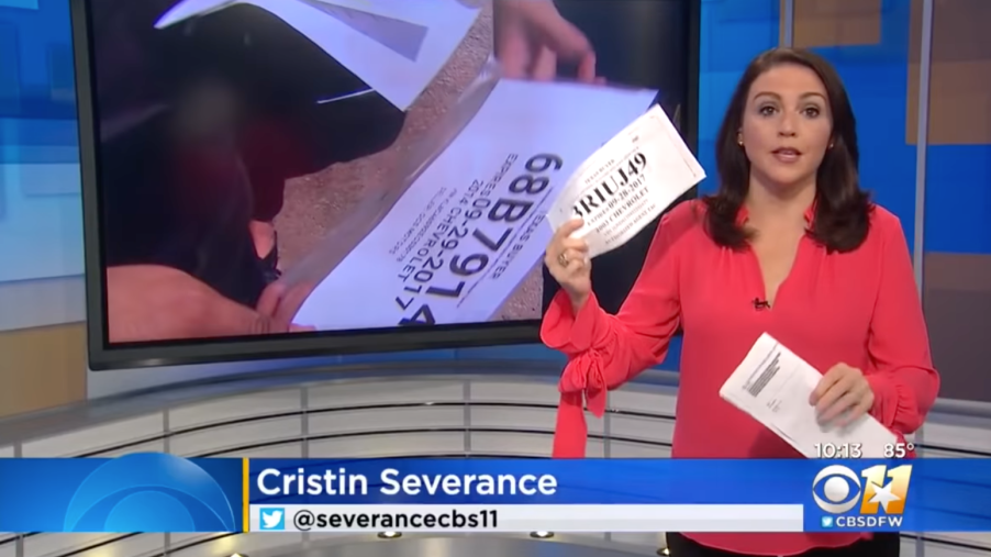 New anchor shows fake Texas plates on the News