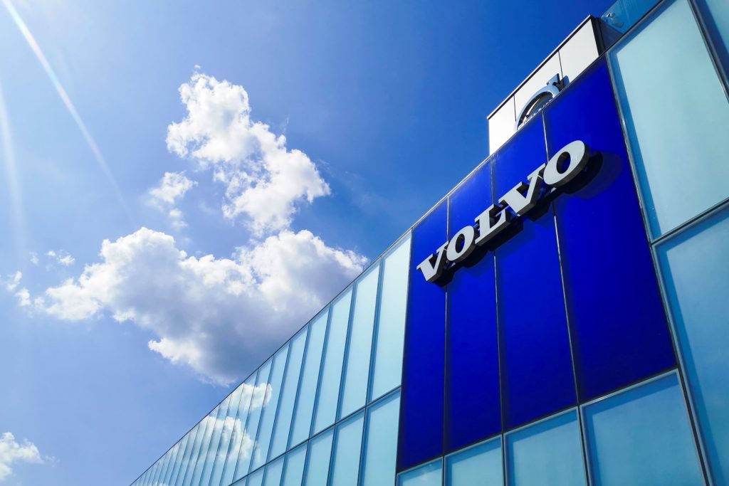 A Volvo dealership, a new smartphone app being used in Belgium will change the way you buy a car.